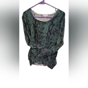 Dressbarn 3xl Womans Longsleeve Green Snakeskin Print Top